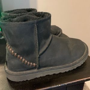 Black UGGs size 7